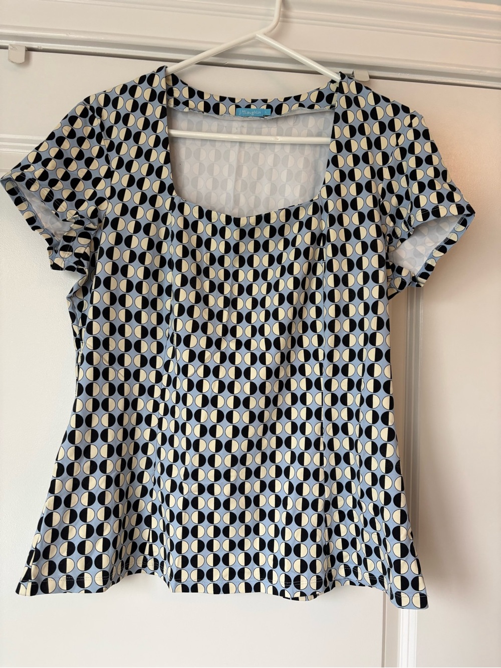 J. McLaughlin Geometric Print Stretch Top – Blue Black Cream – Size L